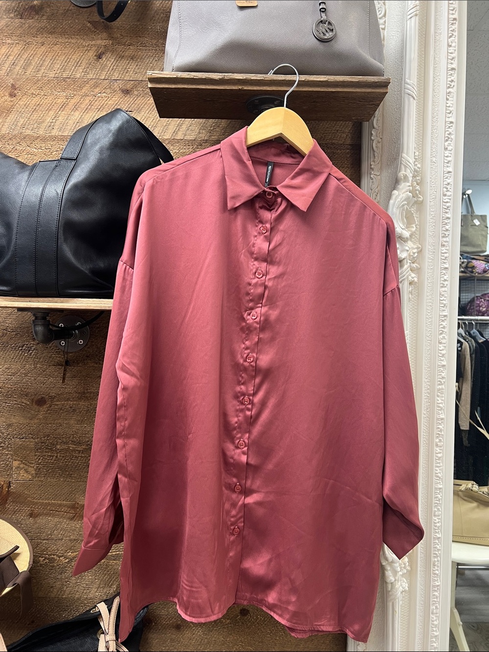 NWT PrettyLittleThing Satin Button-Down Blouse in Rose - Picture 3 of 6